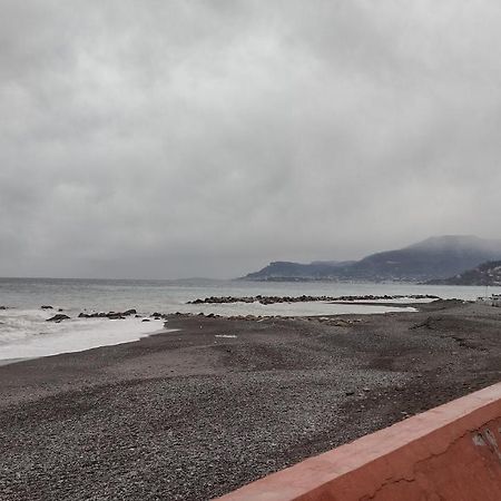 Appartamento Mama Monolocale Terrazzo Vista Mare Ventimiglia Kültér fotó