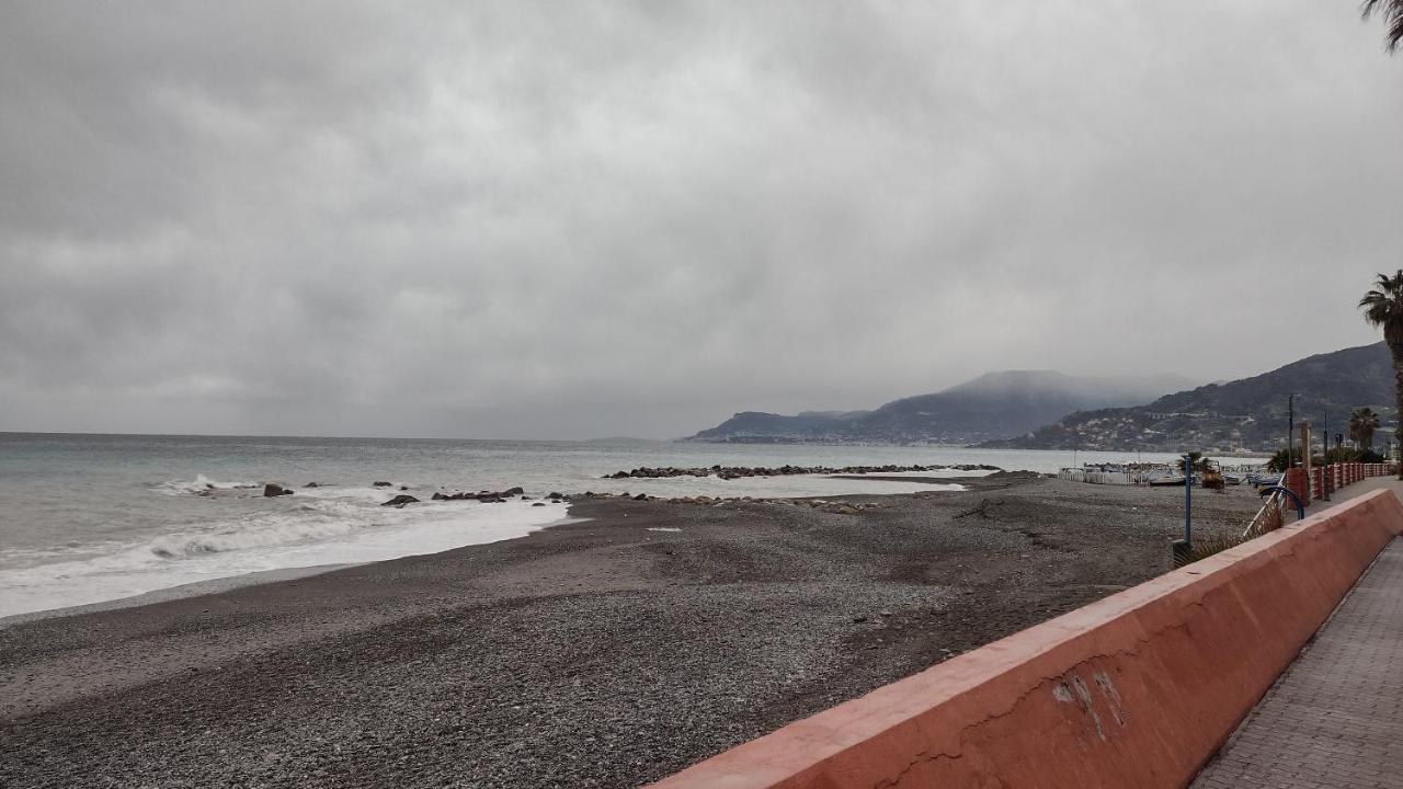 Appartamento Mama Monolocale Terrazzo Vista Mare Ventimiglia Kültér fotó
