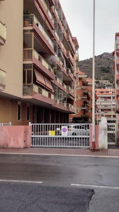Appartamento Mama Monolocale Terrazzo Vista Mare Ventimiglia Kültér fotó